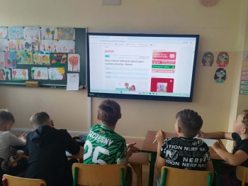 ed6e81d7-bac4-40a5-9934-76fd5826f1c8